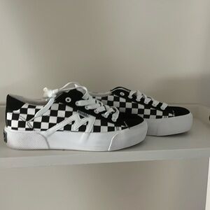 New checker board Mudd Sneakers size 8